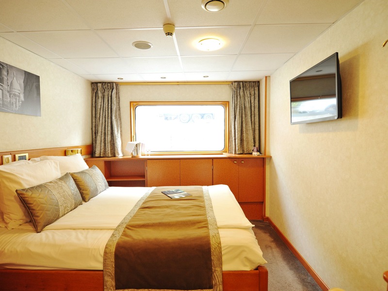 Main Deck 1 Double Bed Cat C